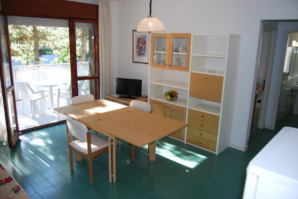Appartamenti Vacanza Albatros Lignano Sabbiadoro Exteriör bild