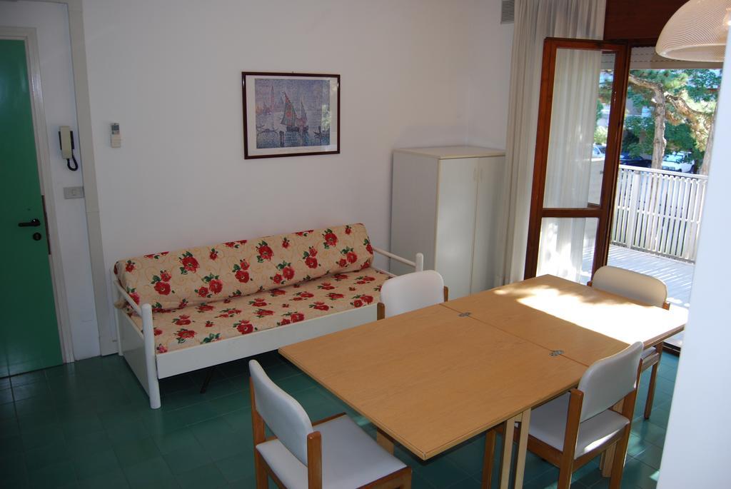 Appartamenti Vacanza Albatros Lignano Sabbiadoro Exteriör bild