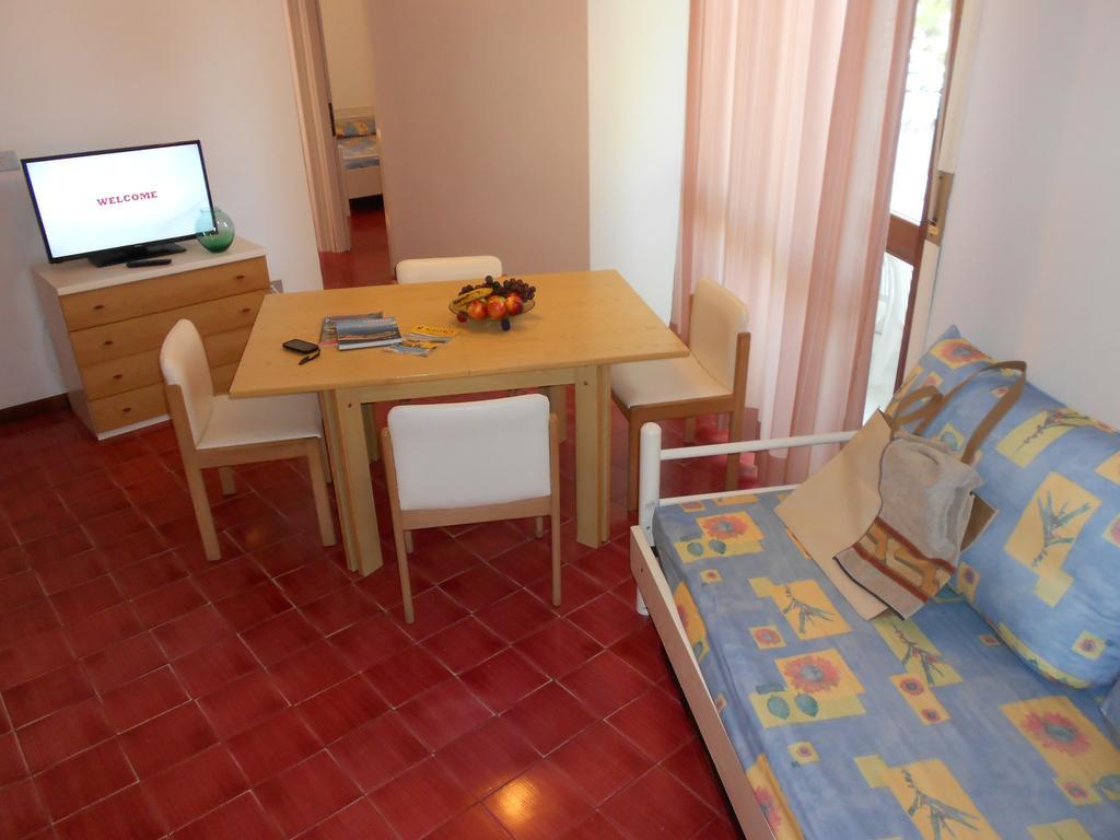 Appartamenti Vacanza Albatros Lignano Sabbiadoro Exteriör bild